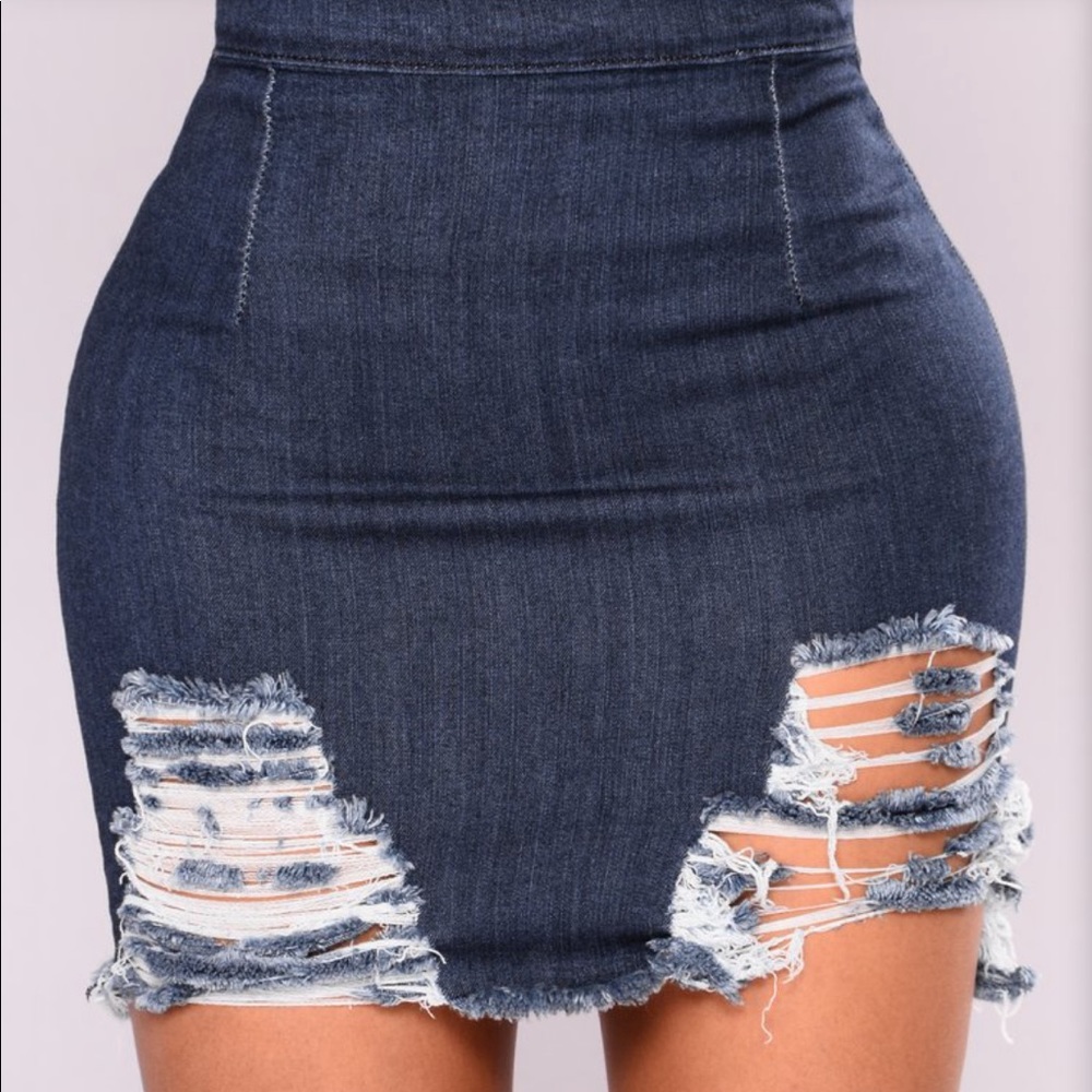 Fashion nova distressed denim skirt